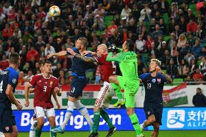 Platzsperren: UEFA bestraft Ungarn, die Slowakei und Rumänien