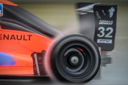 Horrorunfall von Peroni überschattet Formel-3-Rennen in Monza