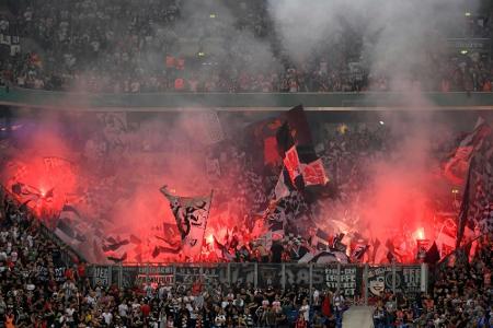 Europa League: Geldstrafe und Blocksperre für Frankfurt - Hübner mit Innenraumverbot