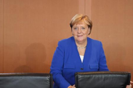 DFB legt Grundstein für neue Zentrale: Projekt für eine 