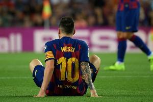 Messi mit Zerrung im Adduktorenbereich