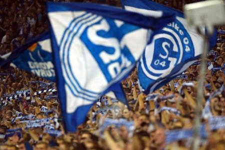 Halbjahresbilanz: Schalke macht Minus