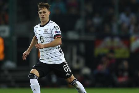 Im zentralen Mittelfeld übernahm der Bayern-Star die tiefste Position. Kurbelte den Spielaufbau von dort aus an und rettete ...