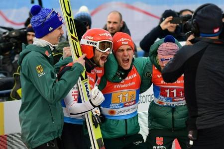Skispringen: DSV-Quartett zur Halbzeit auf Rang vier - Polen vorn