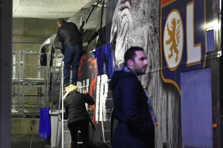 Vor Spiel in Marseille: Lyon-Bus mit Steinen beworfen