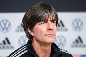 Zehnter Todestag: Löw besucht Grab von Robert Enke