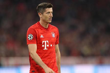 Im Sturmzentrum war der Pole sofort präsent und arbeitete zugleich viel gegen den Ball. Lauerte stets in den richtigen Räume...