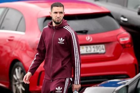 Komplett außen vor ist Bentaleb. Der Algerier wurde im Sommer lange mit Werder Bremen in Verbindung gebracht, der Wechsel ze...