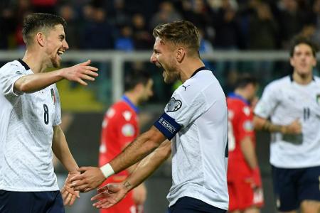 Italien mit Kantersieg und drei Rekorden zum Abschluss - Spanien wahrt weiße Weste