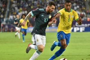 Bei Comeback: Messi schießt Argentinien zum Sieg gegen Brasilien