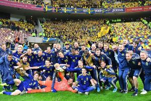 Treffer von Berg und Quaison: Schweden bei der EURO dabei