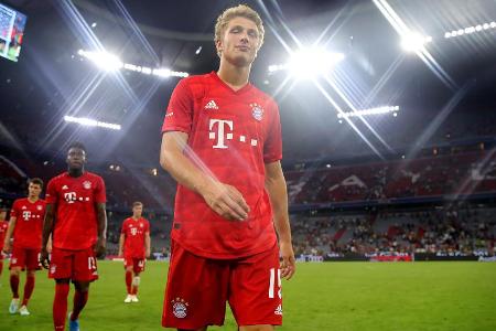 Schon jetzt lässt sich bei Arp von einer verlorenen Saison sprechen. Der Youngster wollte in München bei den 'Großen' reinsc...