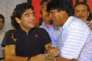 Morales "ein guter Mensch": Maradona wieder als Fan eines Autokraten