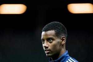 Rassismus gegen Ex-BVB-Profi Isak in Rumänien: UEFA eröffnet Disziplinarverfahren