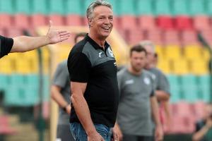 2. Liga: Herbstmeister Bielefeld setzt Serie fort - St. Pauli atmet auf