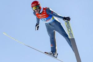 Riiber vor Startrekord - Geiger nach dem Springen Siebter