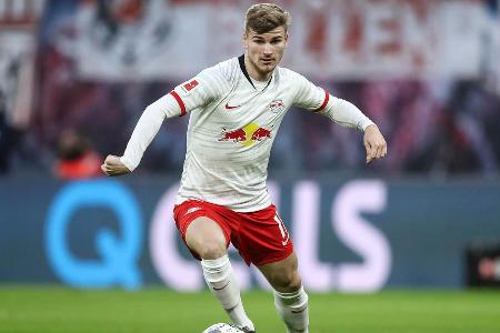 Hatte vor der Pause kaum Aktionen am Ball und verzeichnete seine einzige Chance nach einer Standardsituation (45.). Bewies d...