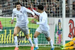 Glücklicher Bayern-Sieg in Freiburg durch Joker Zirkzee