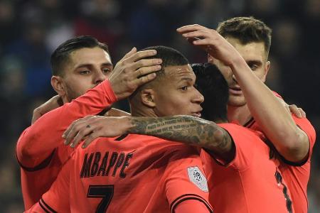 Paris gewinnt bei Kehrer-Comeback