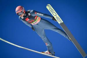 Geiger zur Halbzeit Sechster - Eisenbichler erneut ausgeschieden