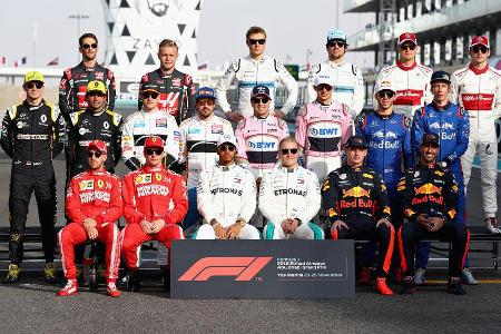 Traditionell wird vor dem Rennen auf dem Yas-Marina-Circuit ein Saisonabschlussbild mit allen Fahrern angefertigt. Auch in d...