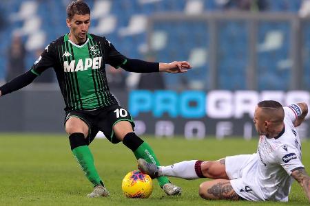 Es waren keine schönen Monate für Radja Nainggolan: Erst musterte Inter Mailand ihn in Person von Antonio Conte aus, dann er...