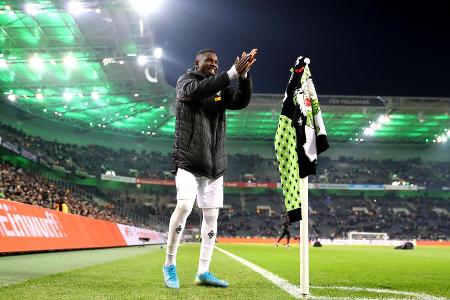 Ein Mann und seine Eckfahne: Das war das Bild, an das sich Bundesliga- aber insbesondere Gladbach-Fans im zweiten Halbjahr 2...