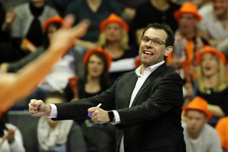 Trainer Enard bis 2022 bei Volleyball-Meister Berlin
