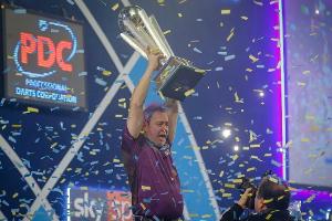 Weltmeister Wright und WM-Überraschung Sherrock bei Promi-Darts-WM