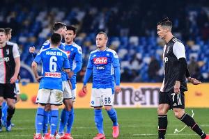 Juve erleidet Rückschlag - Niederlage in Neapel