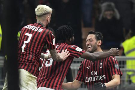 Calhanoglu und Ibrahimovic schießen Milan ins Halbfinale gegen CR7