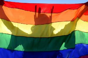 Als Zeichen gegen Homophobie: Pele-Statue erhält die Rückennummer 24