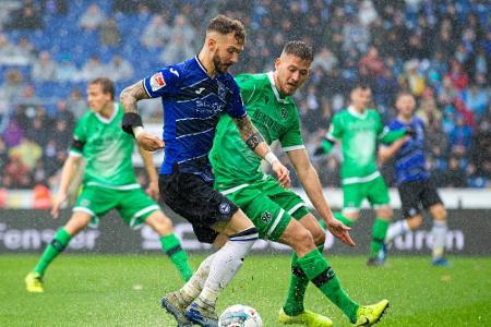 Wasserschlacht in Bielefeld: Arminia schlägt Hannover 96