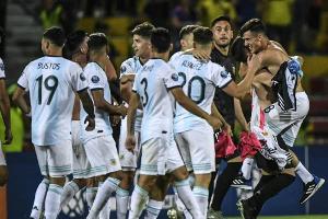 Argentiniens Fußballer lösen Olympiaticket, Brasilien bangt