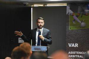 IFAB-Geschäftsführer: "Fußball kann nicht mehr auf Videobeweis verzichten"