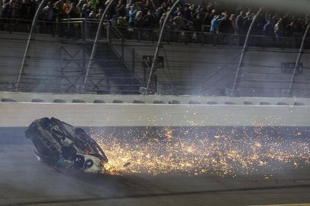 Horror-Crash beim NASCAR-Rennen in Daytona Beach