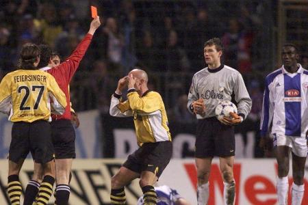 Auch Kahns großer Rivale Jens Lehmann darf in dieser Reihe nicht fehlen. Der ehemalige Schalker und spätere BVB-Keeper kann ...