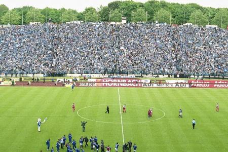 Schalke eröffnet umgebautes Parkstadion