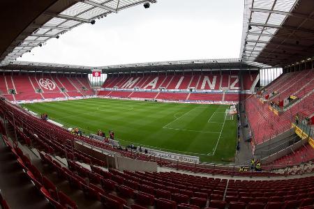 Trainingsstart am 3. Januar, Trainingslager in Estepona/Spanien (5. bis 12. Januar), Testspiel gegen Borussia Dortmund (11. ...