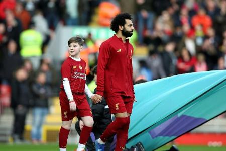 Coronavirus in England: Keine Handshakes, keine Einlaufkinder