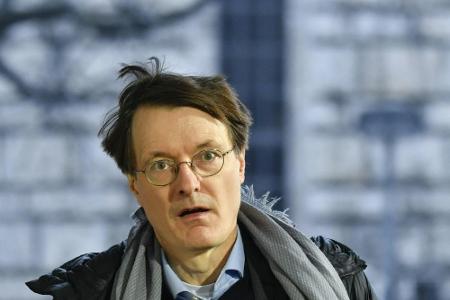 Lauterbach fordert sofortige Absage von Olympia