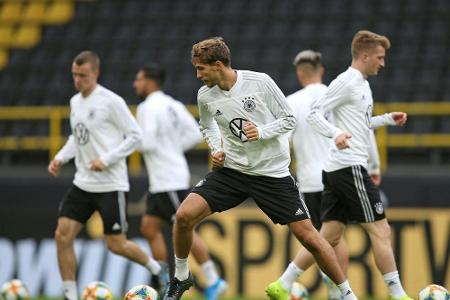 Staatskanzlei NRW: Kontaktverbot auch für Fußballprofis oder Olympiastarter