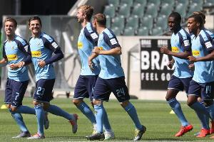 Gladbach trainiert weiter - Eberl lobt DFL-Entscheidung