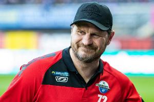 Jobgarantie für Baumgart: "Brett ist ziemlich dick"