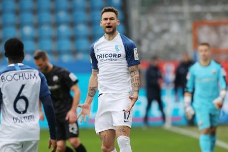 Trotz Blum-Dreierpack: Bochum nur 4:4 gegen Sandhausen - Banner gegen Hopp
