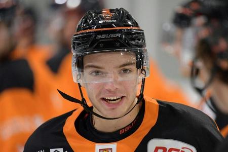 Wolfsburg bindet Talent Raabe für drei Jahre