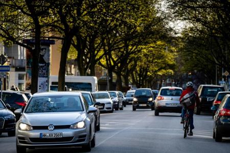 Fußball-Reporter Hunke kommentiert Straßenverkehr: 