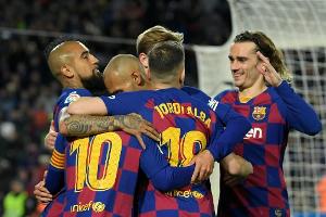 Medien: Barca-Spieler lehnen Gehaltsverzicht zunächst ab