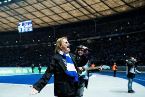 "Nur nach draußen gehen wir nicht": Zander dichtet Hertha-Hymne um