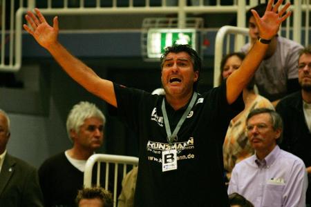 Füchse-Trainer Roth mit Corona infiziert